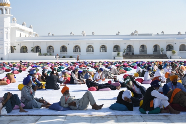 Hindistanlı hacıların Pakistan'a vizesiz girmesini sağlayan Kartarpur Koridoru açıldı